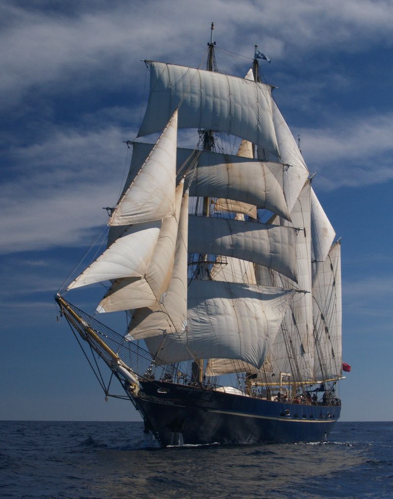 Die LEEUWIN II unter Vollzeug